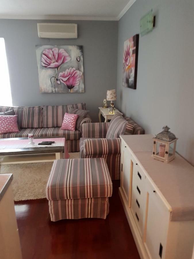 Cozy Apartment In Ровин Екстериор снимка